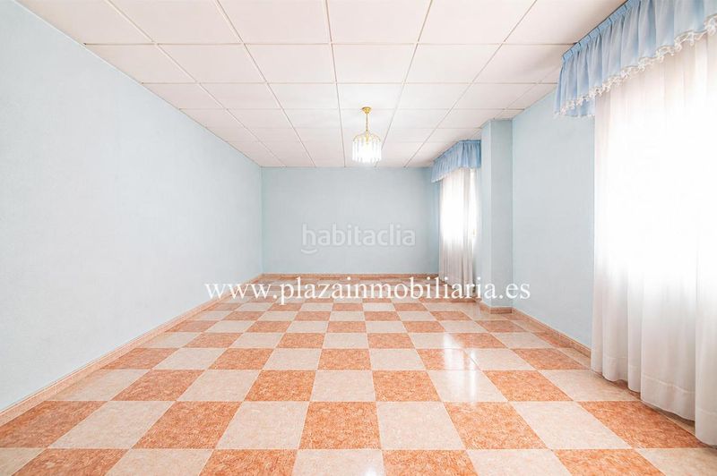 Foto c6318eb3-d4c5-49a4-a5c6-efb9cee97994. Casa amb aparcament a San Francisco Lucena