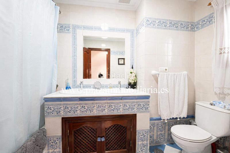 Foto b1465d35-ddd0-4473-a178-e3651061d6d6. Casa amb aparcament a El Valle Lucena