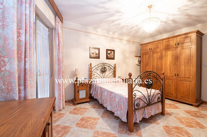 Foto b5f0a612-46cc-4b2a-bcad-5e99f152bb51. Casa amb aparcament a El Carmen - La Barrera Lucena
