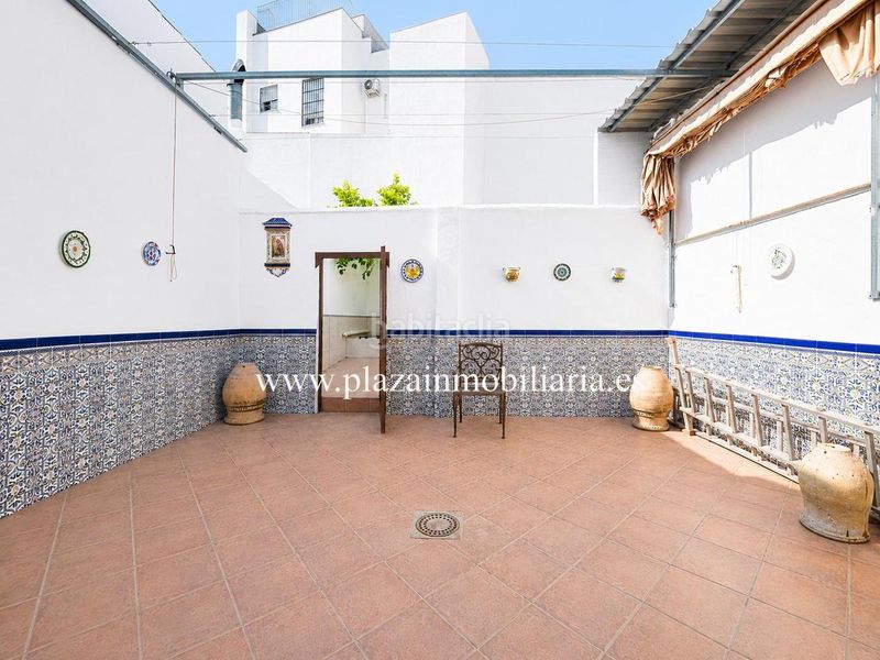 Foto c32bfe0d-52b0-4ed4-b7a1-e9463297d477. Casa amb aparcament a El Carmen - La Barrera Lucena