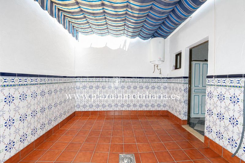 Foto 5f03b8a3-8e9c-4281-89ff-64ea173d9f9b. Casa amb aparcament a Hoya del Molino Lucena
