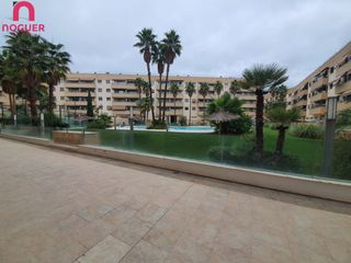 Aparcament cotxe a Huerta de la Reina - Trassierra. Se vende amplia plaza de aparcamiento en zona residencial