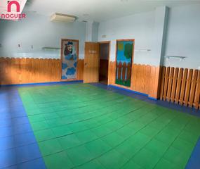 Affitto Locale commerciale in Ciudad Jardín - Zoco. Local comercial actualmente equipado como guardería en el zoco.