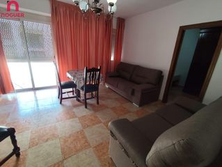 Miete Etagenwohnung in Ciudad Jardín - Zoco. Curso 20262027   solo estudiantes  piso  con ascensor  y terraza