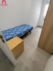 Rent Flat in Ciudad Jardín - Zoco. Estudiantes !!!  piso alquiler completamente reformado  curso 20