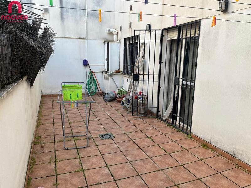 Foto a7f309f4-37c3-40d9-b224-56bd068913d4. Piso apartamento año 2004 con dos patios en Viñuela - Rescatado Córdoba