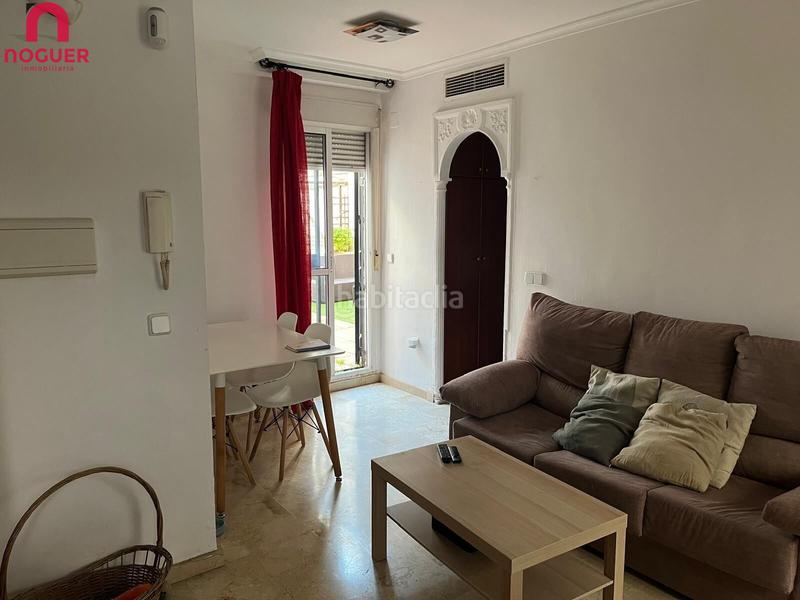 Foto ae2e3ee2-b982-4203-85c0-c6c31534f018. Piso apartamento año 2004 con dos patios en Viñuela - Rescatado Córdoba