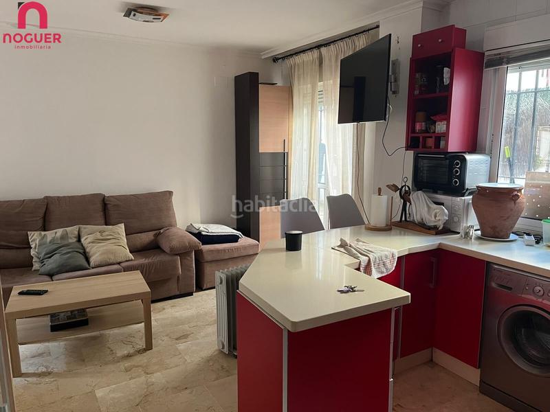 Foto da441f19-3798-4af9-a7a0-775f061b53b6. Piso apartamento año 2004 con dos patios en Viñuela - Rescatado Córdoba