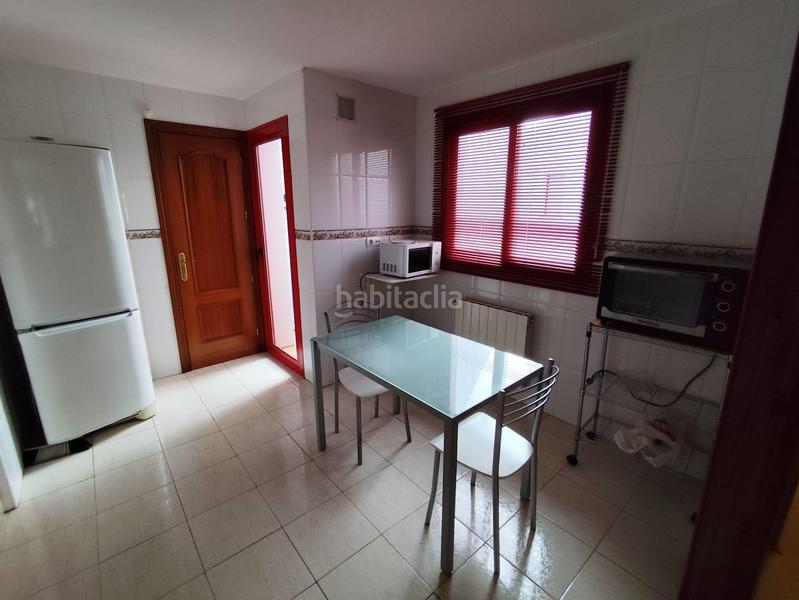 Foto 71022b97-a272-41ce-becf-ed301d2ae962. Piso  seminuevo año 2005 junto avenida medina azahara con terraza y garaje en Córdoba