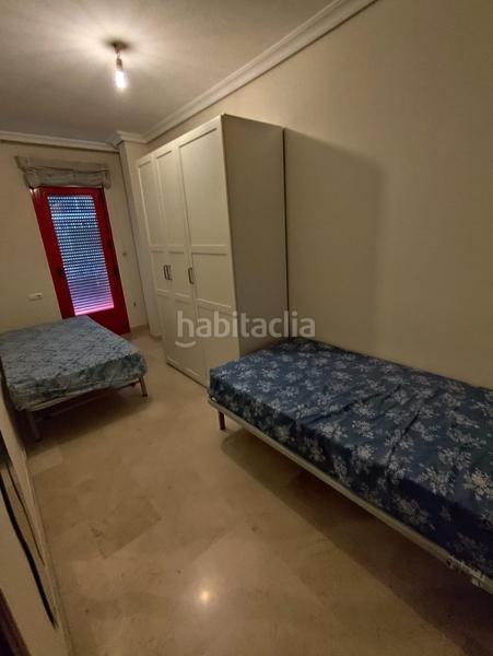 Foto 89a8a3a1-e5c4-42f9-916d-55dd5ccdab82. Piso  seminuevo año 2005 junto avenida medina azahara con terraza y garaje en Córdoba