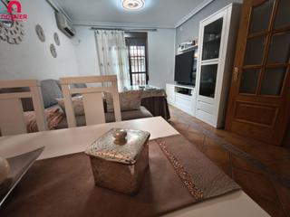 Maison jumelée à Ciudad Jardín - Zoco. Casa en ciudad jardin