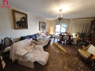 Pis a Centro. Vivienda en pleno centro junto a la plaza de las tendillas con g