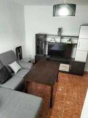 Rent Flat in Huerta de la Reina - Trassierra. Alquiler habitaciones curso 20252026. chicas estudiantes.