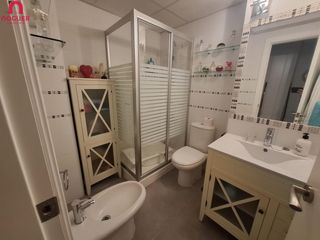 Flat in Huerta de la Reina - Trassierra. Piso en venta zona renfe  reformado con terraza y parking