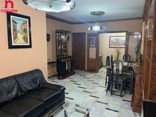 Pis  Calle corto maltes. Piso parque cruz conde con piscina comunitaria y zona deportiva