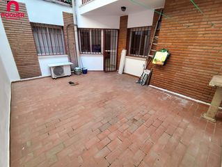 Appartamento in Fátima - Levante. Piso entreplanta zona fatima con gran patio de 20 metros