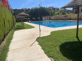 Pis a Ciudad Jardín - Zoco. Piso urbanizacion zoco con cochera , trastero , piscina , pista