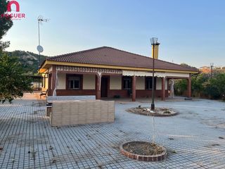 Casa in Villarrubia. Casa de una planta con piscina propia