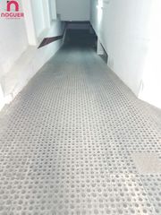 Miete Autoparkplatz in Ciudad Jardín - Zoco. Se alquila plaza de garaje junto a la avenida medina azahara
