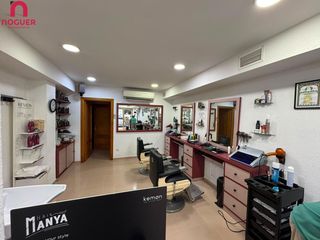 Lloguer Local Comercial a Ciudad Jardín - Zoco. Traspaso de peluquería  negocio en funcionamiento y con clientel