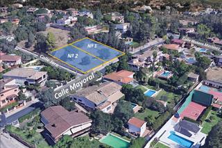 Terreno residencial en Calle mayoral 17. Parcela de casi 1.000 m2, en esquina, en plena calle mayoral con
