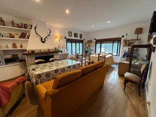 Chalet  Calle puerto artafi 6. Casa en trassierra, con 7 dormitorios, 5 baños, piscina y vistas