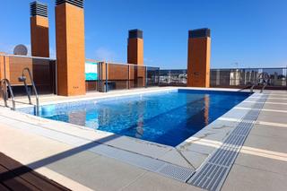 Lloguer Pis a Santa Rosa - Valdeolleros. Alquiler exclusivo de 3 dormitorios en el vial norte con piscina