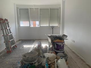 Appartement à Sector Sur. Piso con ascensor en buena zona de sector sur!!