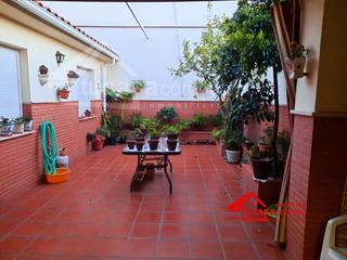 Casa a Sector Sur. Casa vpo en polígono guadalquivir zona alta  espaciosa, reformad