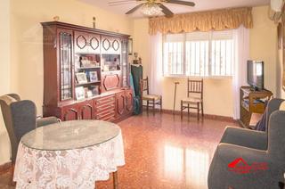 Pis a El Brillante -El Naranjo - El Tablero. Vivienda para entrar a vivir con patio privado en el naranjo
