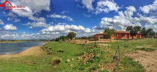 Masia a Peñarroya - Pueblonuevo. Casa con terreno a orillas del pantano en peñarroya