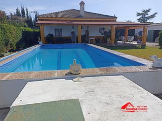 Masia a Villarrubia. Amplio terreno con casa y piscina en carretera casillas no hipot