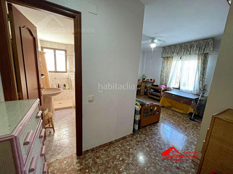 Foto cb7f4ac2-48b5-41a8-b687-684f4f9c9f91. Chalet  para entrar a vivir, brillante alto, cordoba en Córdoba