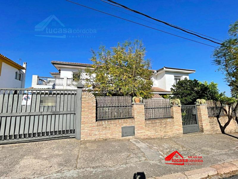Foto e0b49210-4217-455a-8688-736528182055. Chalet  para entrar a vivir, brillante alto, cordoba en Córdoba