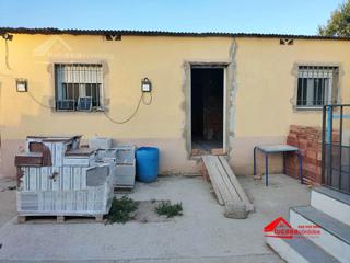 Masía en El Higuerón. Oportunidad única! casa con terreno y nave en guadalcázar, zona