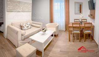 Maison à Casco Histórico  - Ribera - San Basilio. Se venden dos apartamentos turisticos junto a la mezquita comple