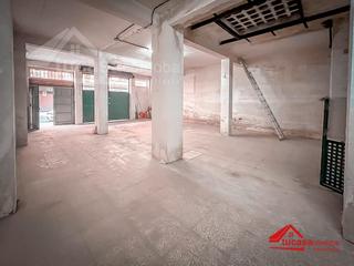 Local Comercial en Viñuela - Rescatado