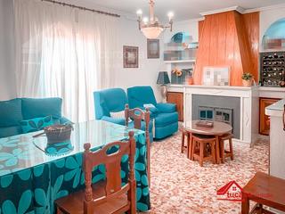 Piso en Sta. Marina - San Andrés - San Pablo - San Lorenzo. Amplio y luminoso piso en san lorenzo en buen estado