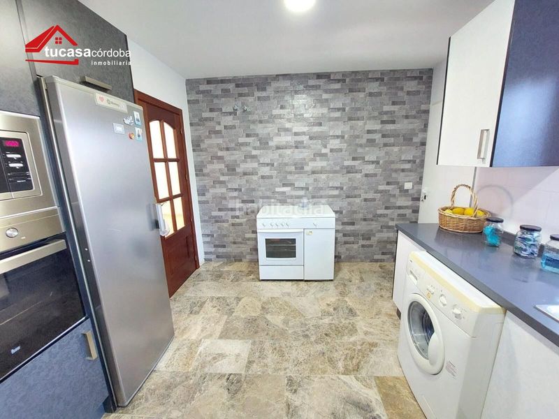 Foto effe0b1f-d77f-431f-b59b-3fd94ebf3fef. Casa amb aparcament a Alcolea Córdoba