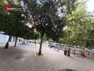 Local Comercial a Viñuela - Rescatado. Local de 100 m2 con salida a dos calles en av. barcelona  viñuel