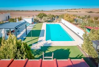 Chalet à Carlota (La). Espectacular chalet con fantastico terreno en las lomas del rey.