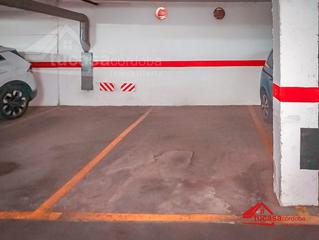 Aparcament cotxe a El Brillante -El Naranjo - El Tablero. Garaje en venta en córdoba, zona camping  ubicación estratégica!