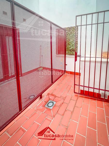 Foto f4d19c1e-4c0b-4b5f-bb23-fdef41c573fc. Piso  exterior y luminoso en zona marrubial con ascensor y patio de uso privado en Córdoba