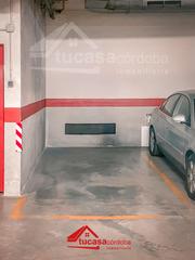 Parking voiture à Fátima - Levante. Cochera amplia y funcional en fatima