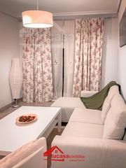 Pis a Santa Rosa - Valdeolleros. Amplio piso en santa rosa con terraza y trastero