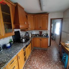 Haus in Campo de la Verdad - Miraflores. Casa con gran patio en avenida de cádiz  3 dormitorios  orientac