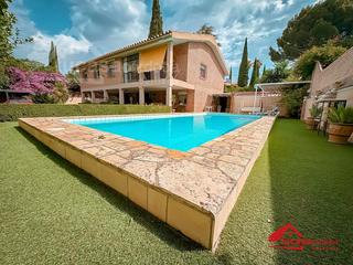 Chalet à El Brillante -El Naranjo - El Tablero. Exclusivo chalet en venta en sansueñabrillante, córdoba