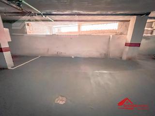 Parking coche en Santa Rosa - Valdeolleros