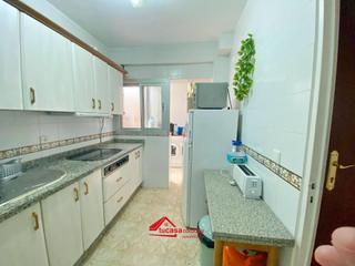 Appartement à Sta. Marina - San Andrés - San Pablo - San Lorenzo. Piso junto a la facultad de derecho de 4 dormitorios y terraza