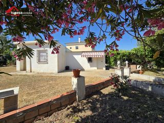 Masia a El Higuerón. Casa con parcela de 1.200 m2 en el higuerón  piscina  luz de end